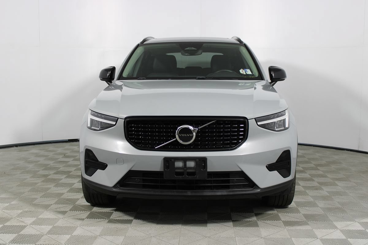 Used 2024 Volvo XC40 B5 Core AWD/4WD image 31