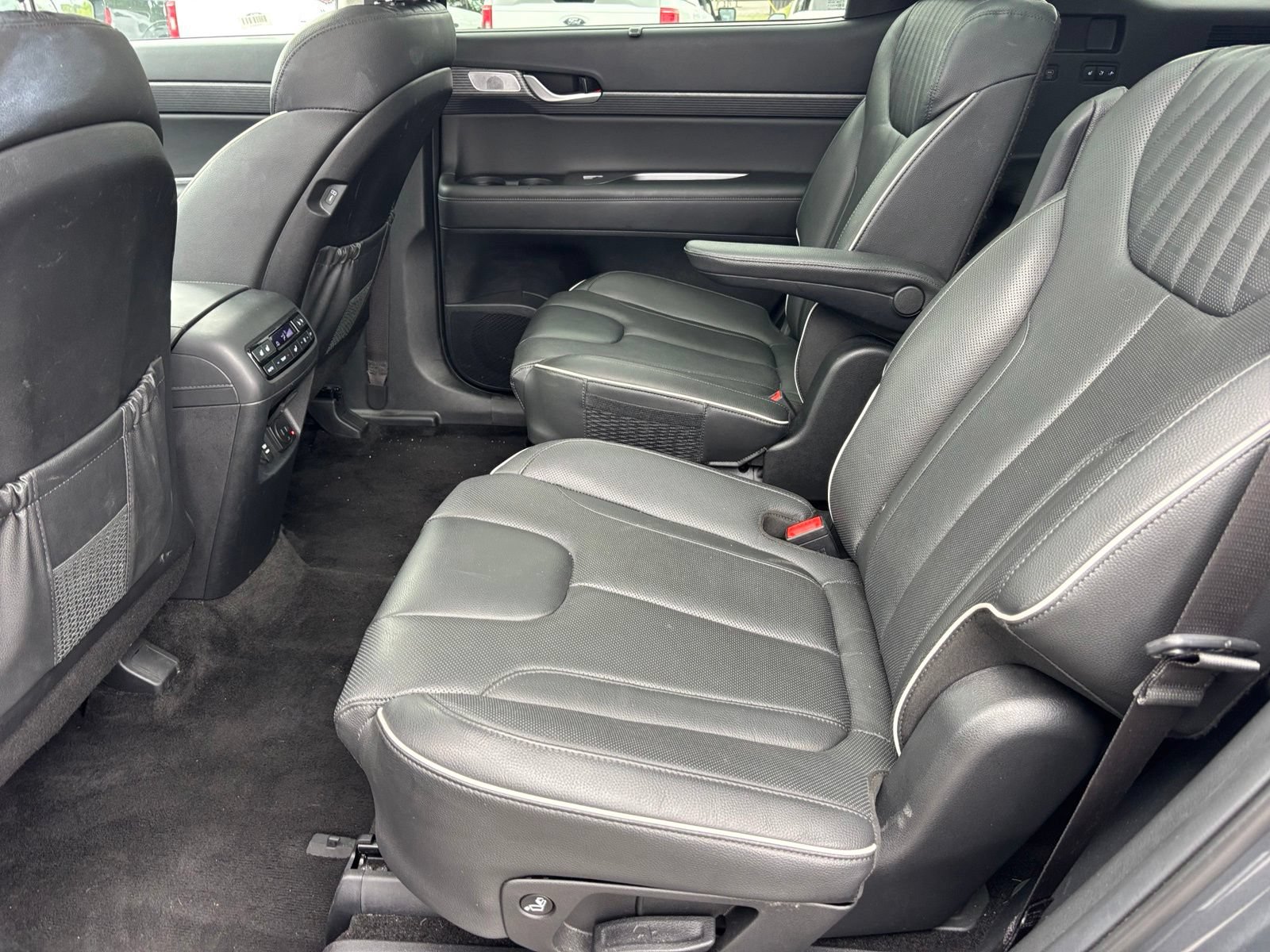Used 2025 Hyundai Palisade Limited FWD image 12