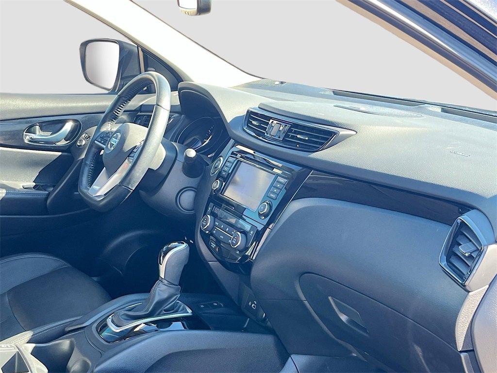 Used 2022 Nissan Rogue Sport SL w/ Premium Package image 31