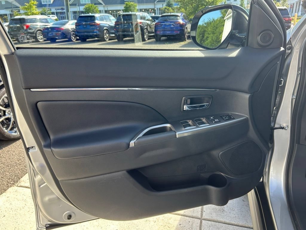 Used 2025 Mitsubishi Outlander Sport SEL AWD/4WD image 12