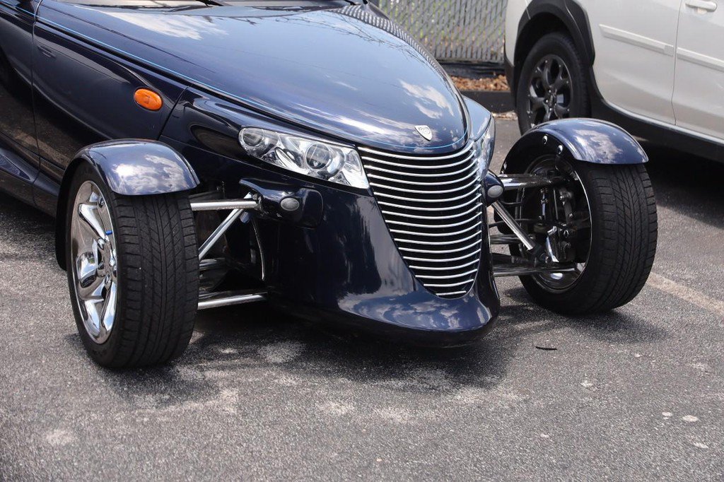 Used 2001 Chrysler Prowler RWD image 2