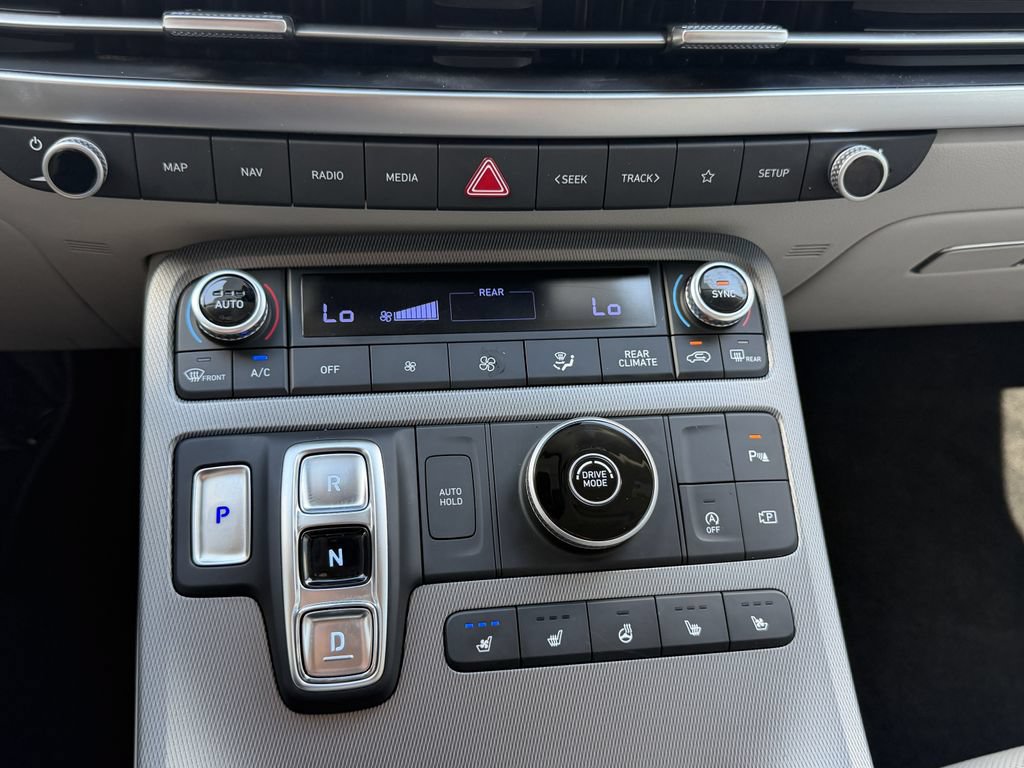 Used 2023 Hyundai Palisade Limited FWD image 28