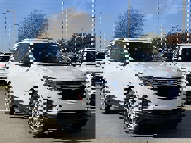 Used 2024 Chevrolet Equinox LS image 2