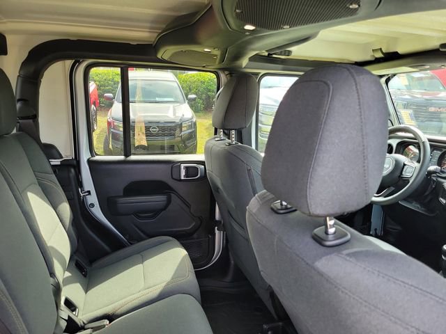 Used 2024 Jeep Gladiator Sport image 27