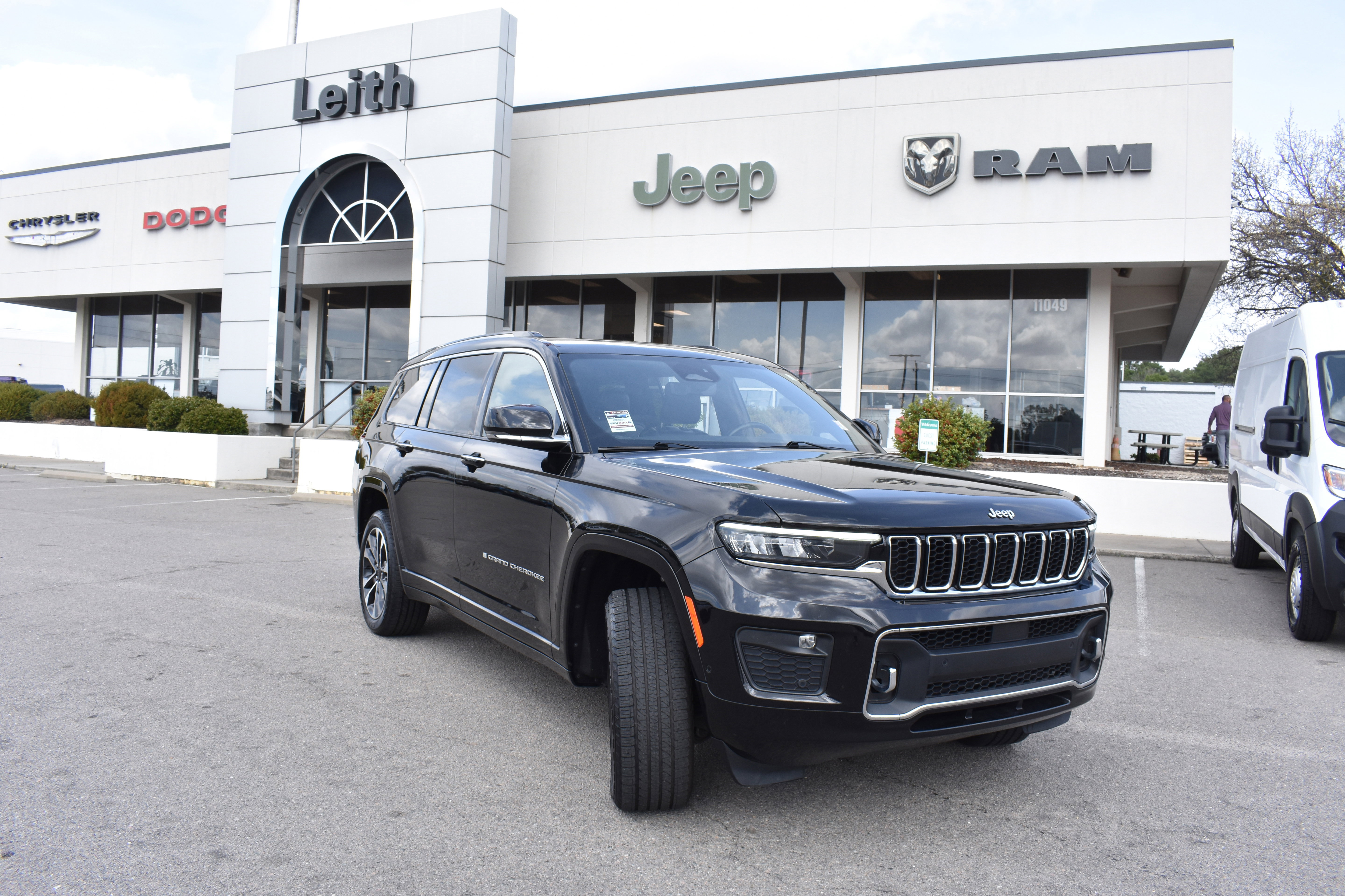 Used 2021 Jeep Grand Cherokee L Overland w/ Luxury Tech Group IV
