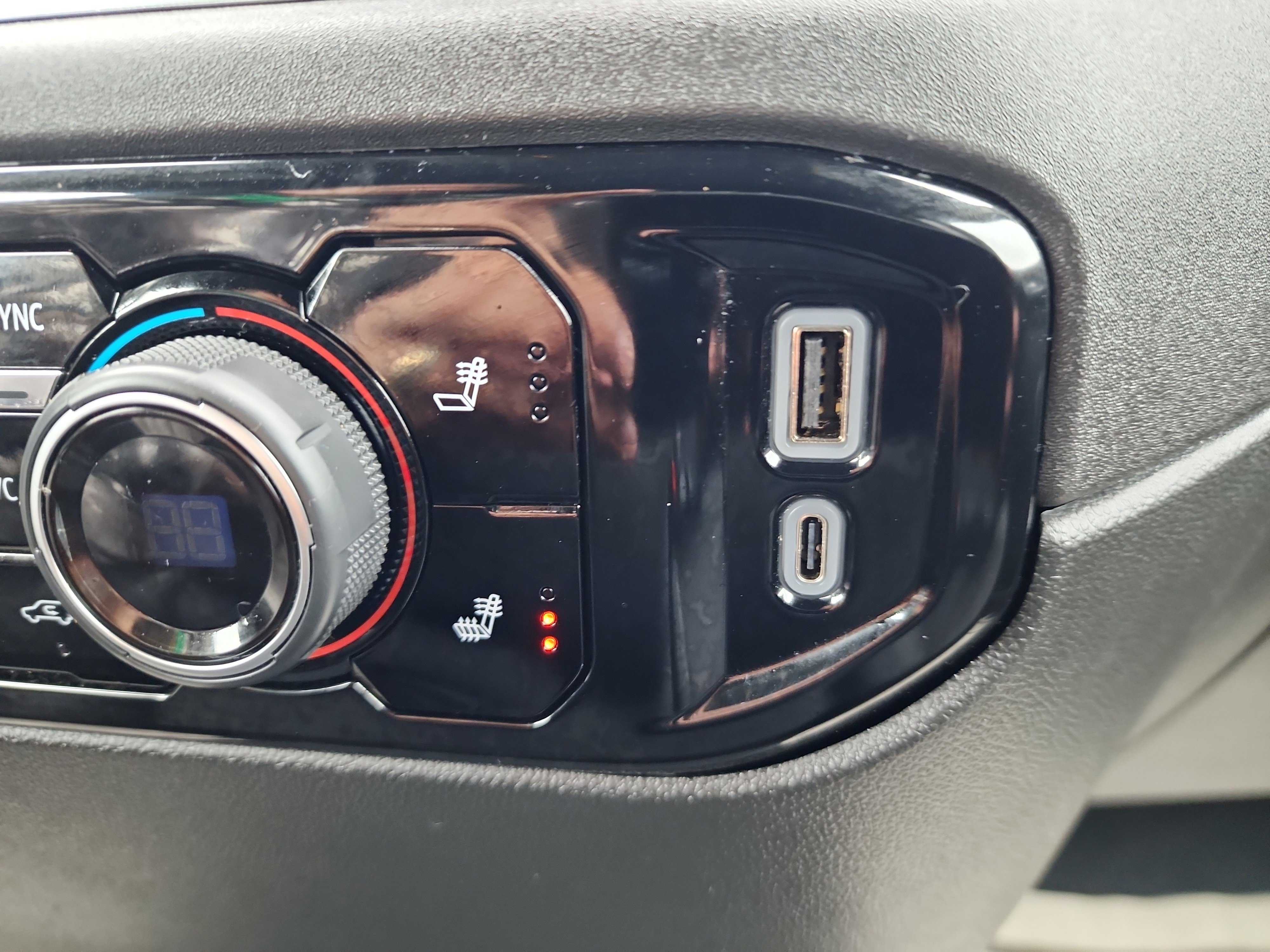 Certified 2024 Chevrolet Silverado 2500 LT w/ Convenience Package image 15