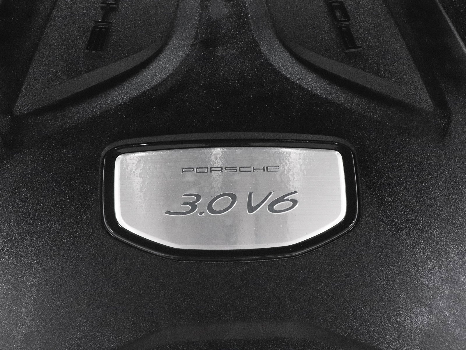 Used 2023 Porsche Cayenne Platinum Edition image 35