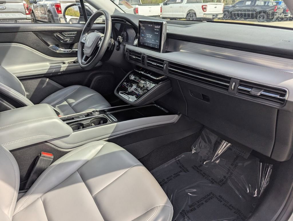 Used 2022 Lincoln Corsair FWD image 9