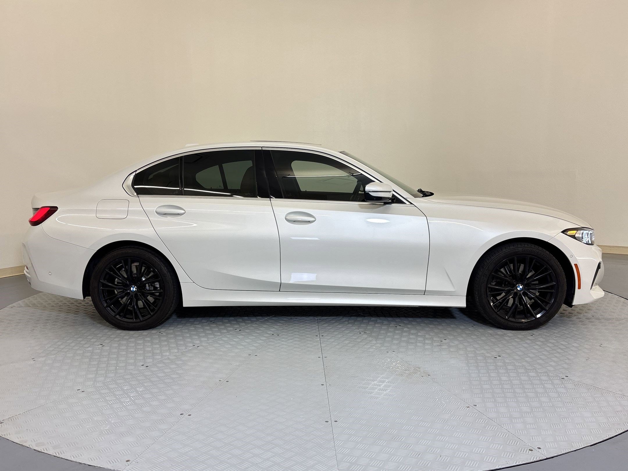 Certified 2024 BMW 330i Sedan w/ Convenience Package image 7