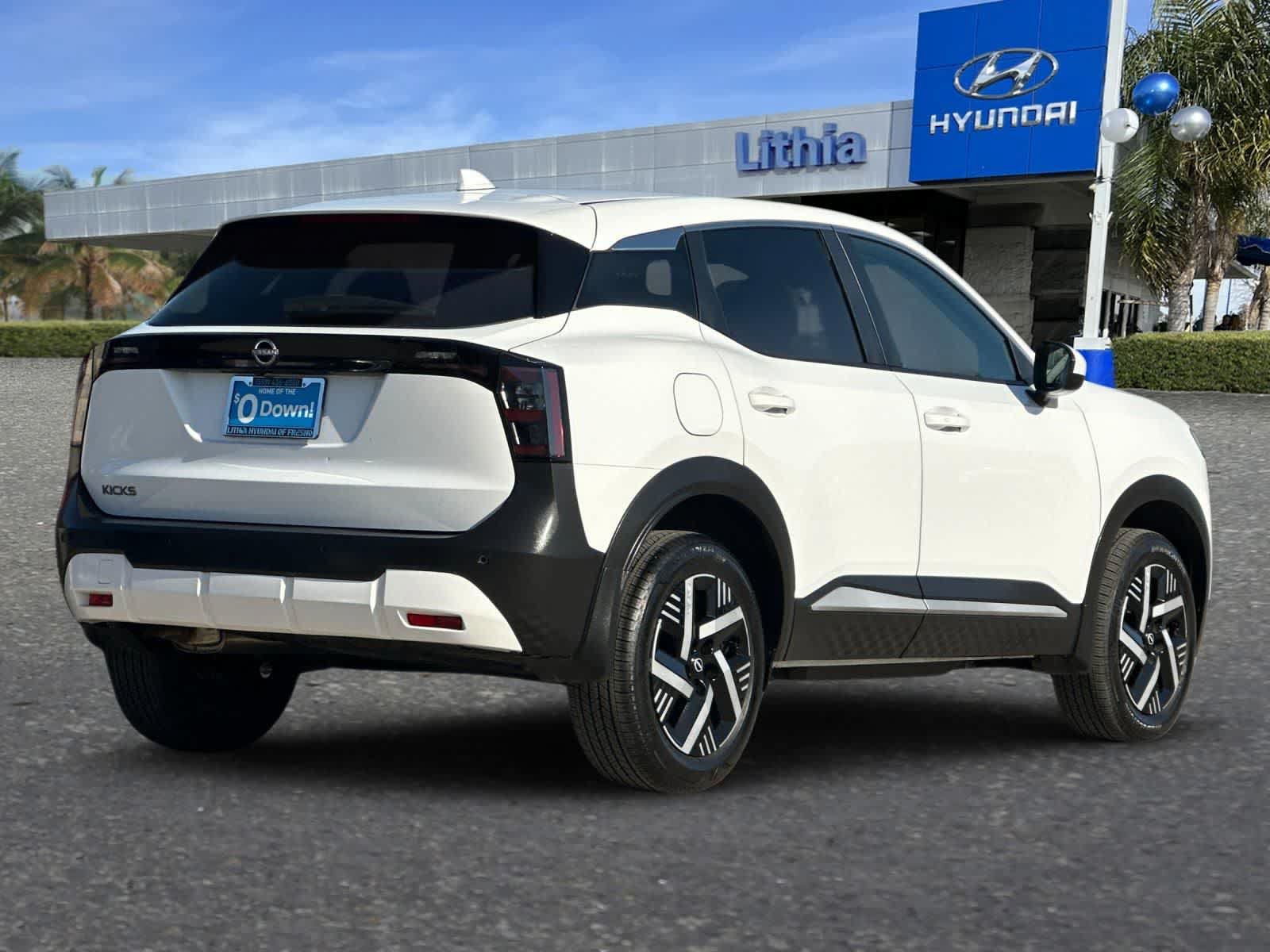 Used 2025 Nissan Kicks SV FWD video 3