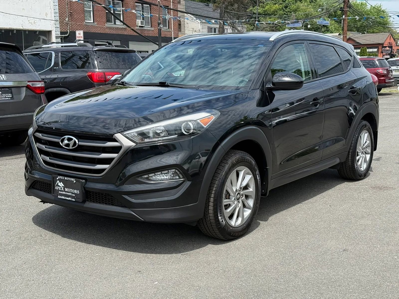 Used 2016 Hyundai Tucson SE w/ Option Group 12 AWD/4WD image 3