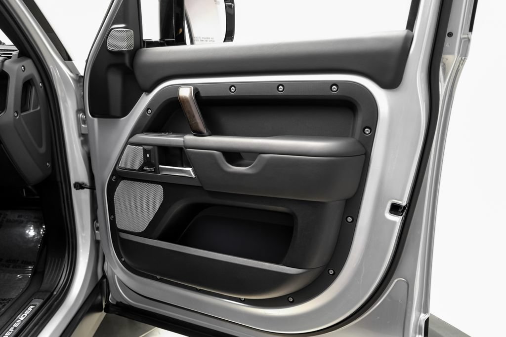 Used 2024 Land Rover Defender 130 X AWD/4WD image 44