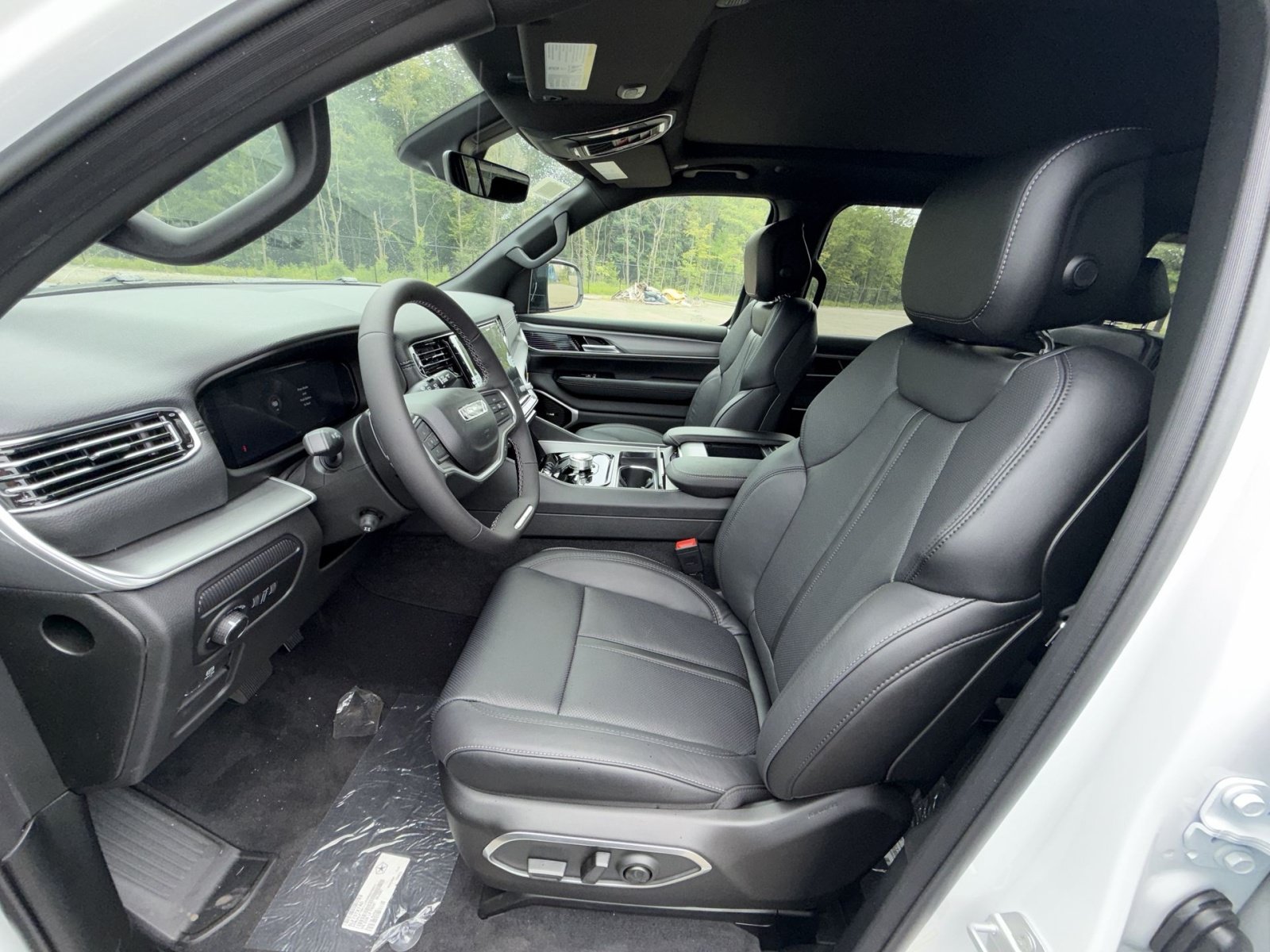 New 2026 Jeep Grand Wagoneer Limited w/ Premium Group II AWD/4WD image 13