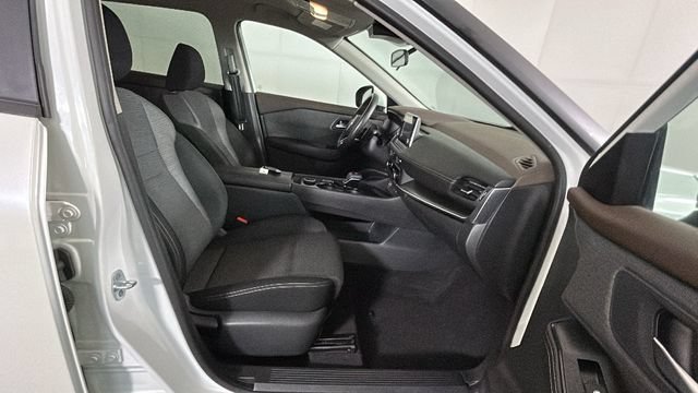Used 2023 Nissan Rogue SV AWD/4WD image 30