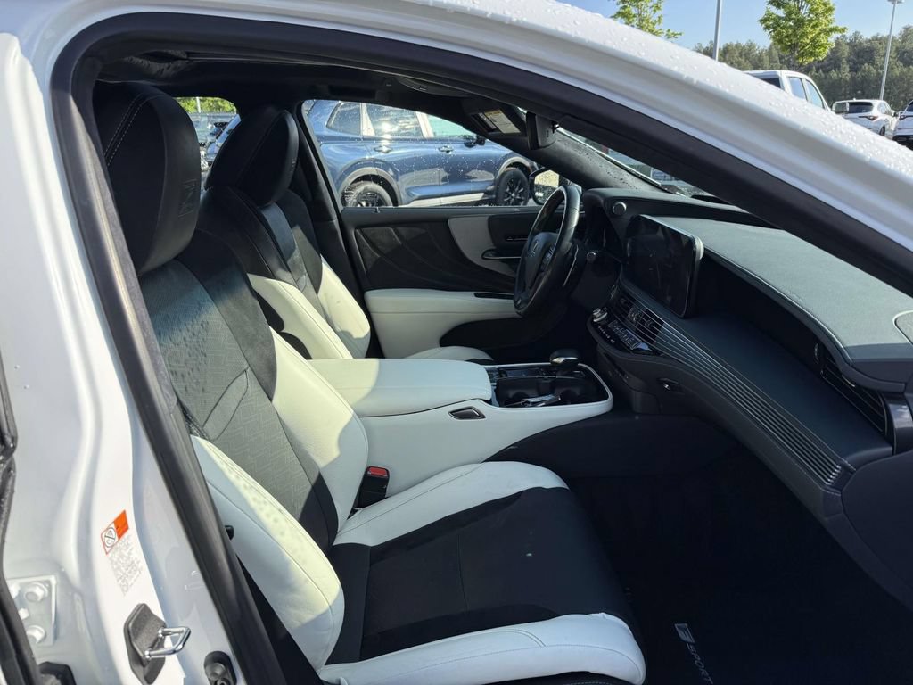 Used 2022 Lexus LS 500 F Sport w/ Accessory Package (Z1) AWD/4WD image 14