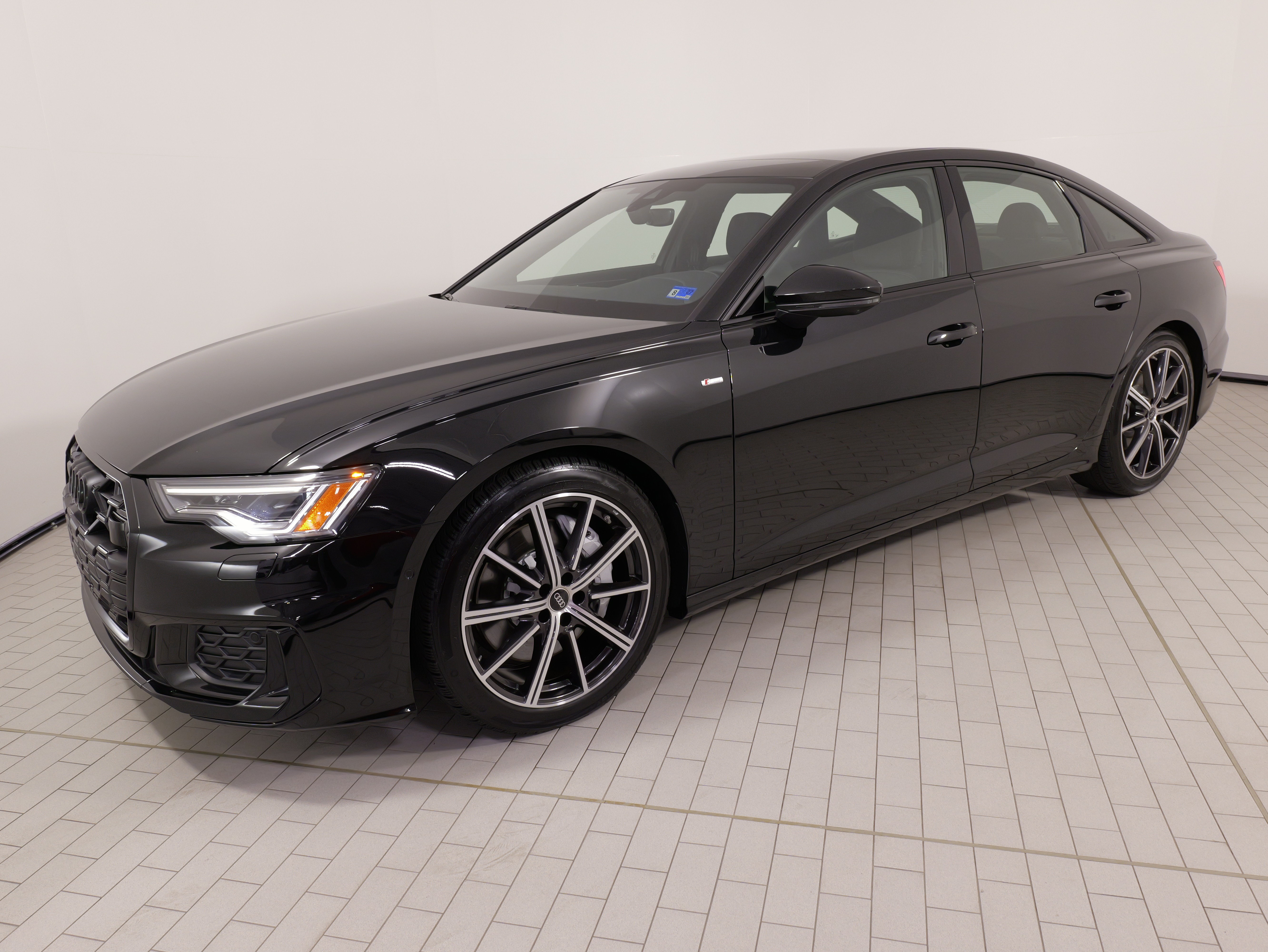 Used 2025 Audi A6 Premium Plus w/ Premium Plus Package AWD/4WD image 3