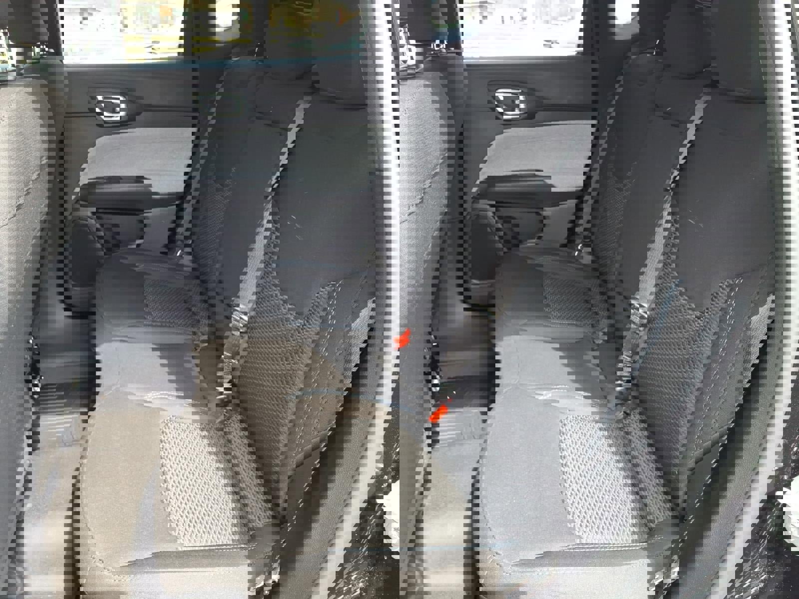 Used 2025 Jeep Compass Sport image 18