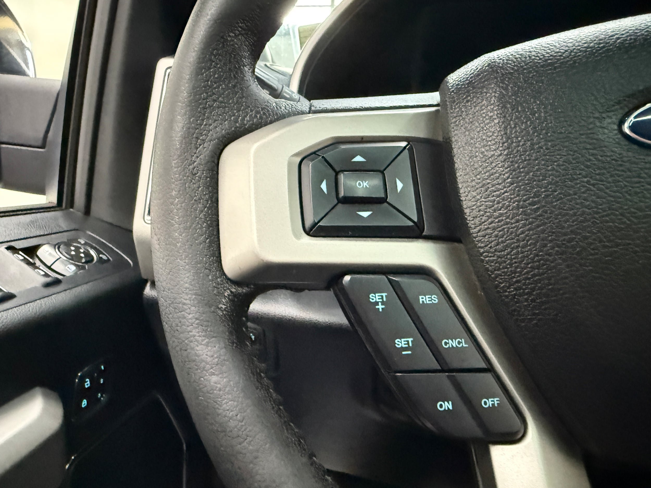Used 2016 Ford F150 XLT w/ Equipment Group 302A Luxury AWD/4WD image 15