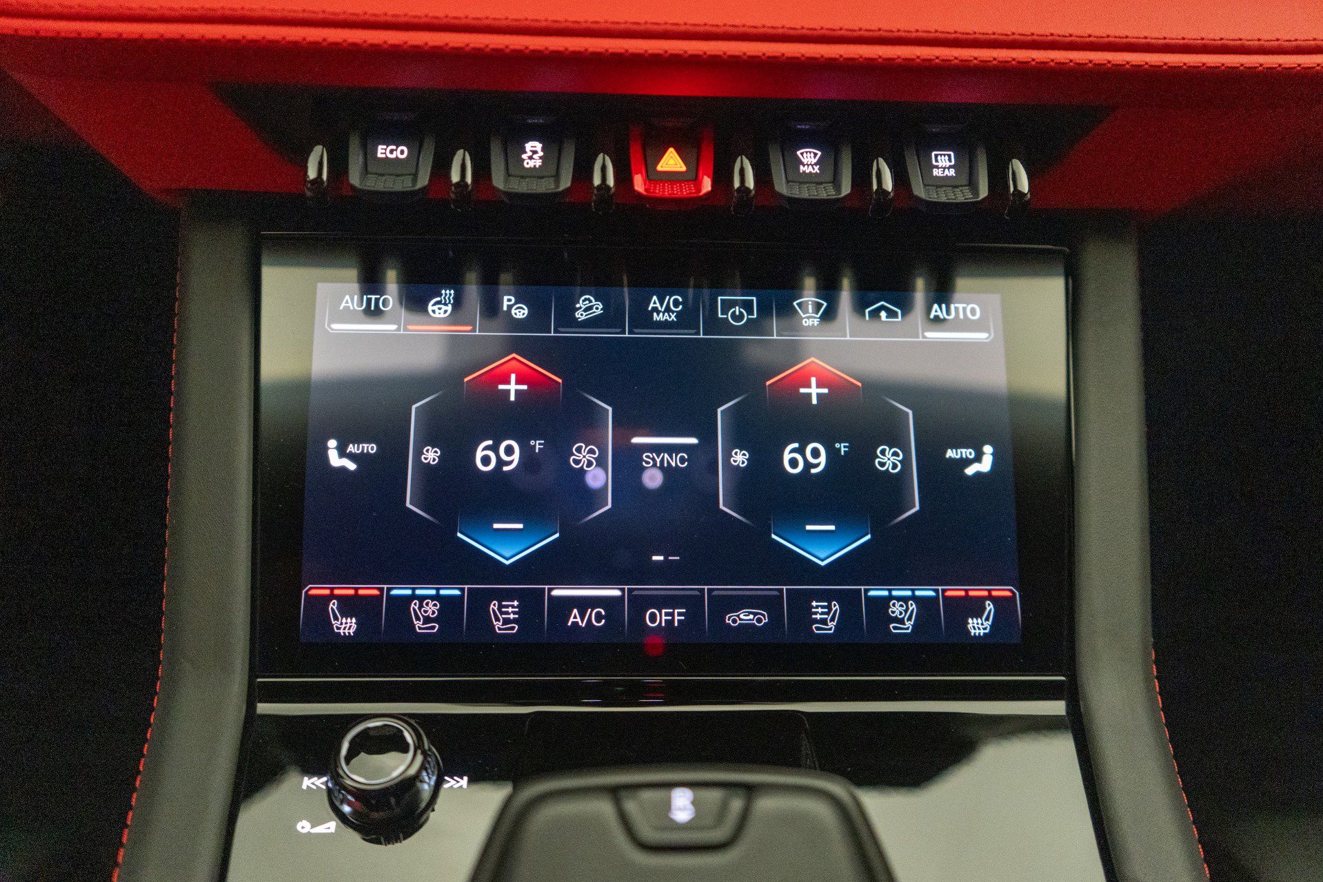 Used 2025 Lamborghini Urus SE image 31