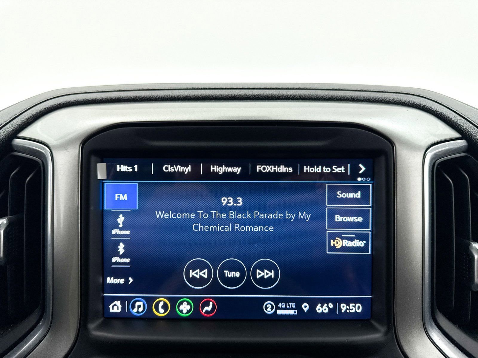 Used 2021 Chevrolet Silverado 1500 LT Trail Boss w/ Convenience Package II image 5