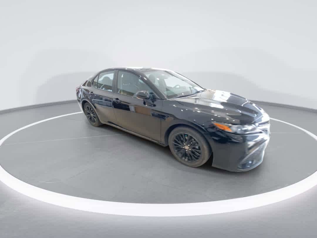 Certified 2022 Toyota Camry SE w/ Convenience Package FWD image 2