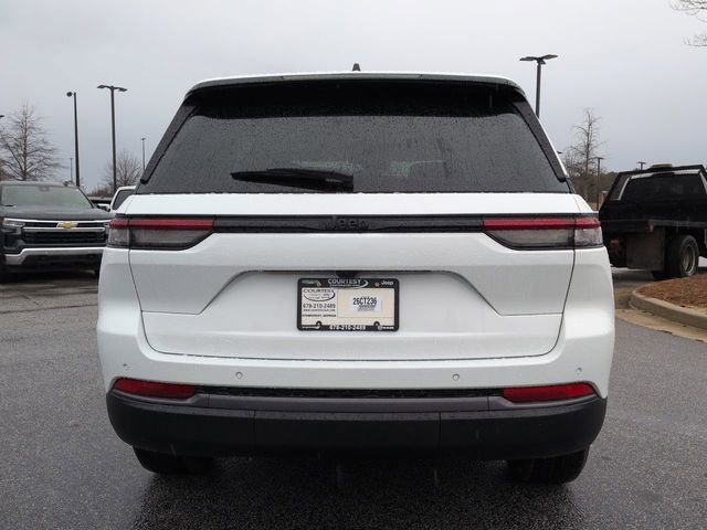 New 2026 Jeep Grand Cherokee Altitude RWD image 5