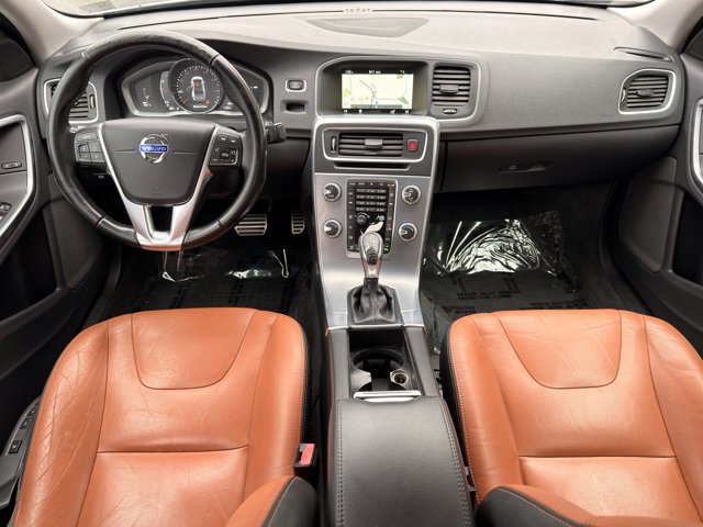 Used 2017 Volvo S60 T5 Inscription image 25