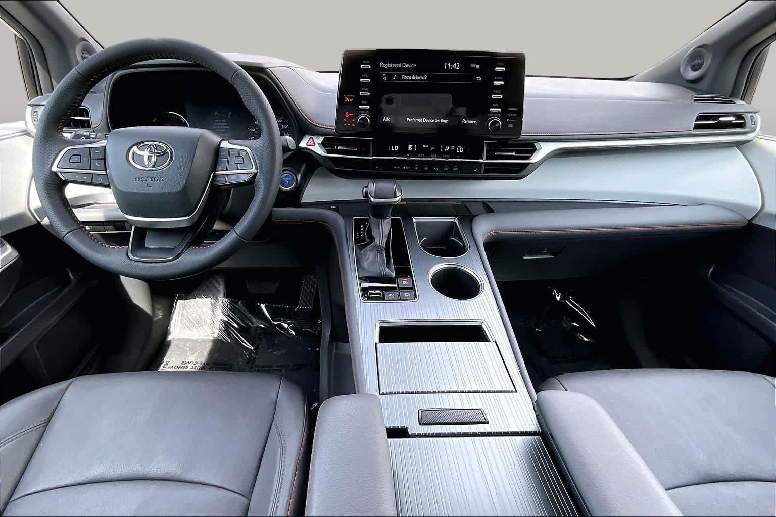 Used 2024 Toyota Sienna XSE w/ XSE Plus Package AWD/4WD image 16