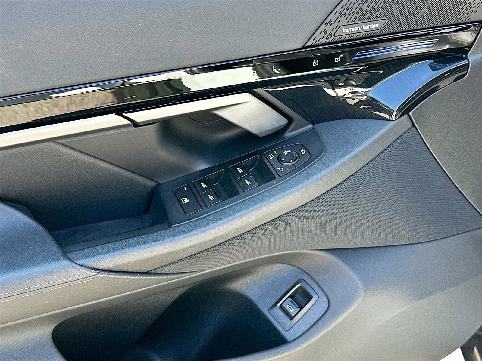 Certified 2024 BMW 530i xDrive w/ Convenience Package image 18