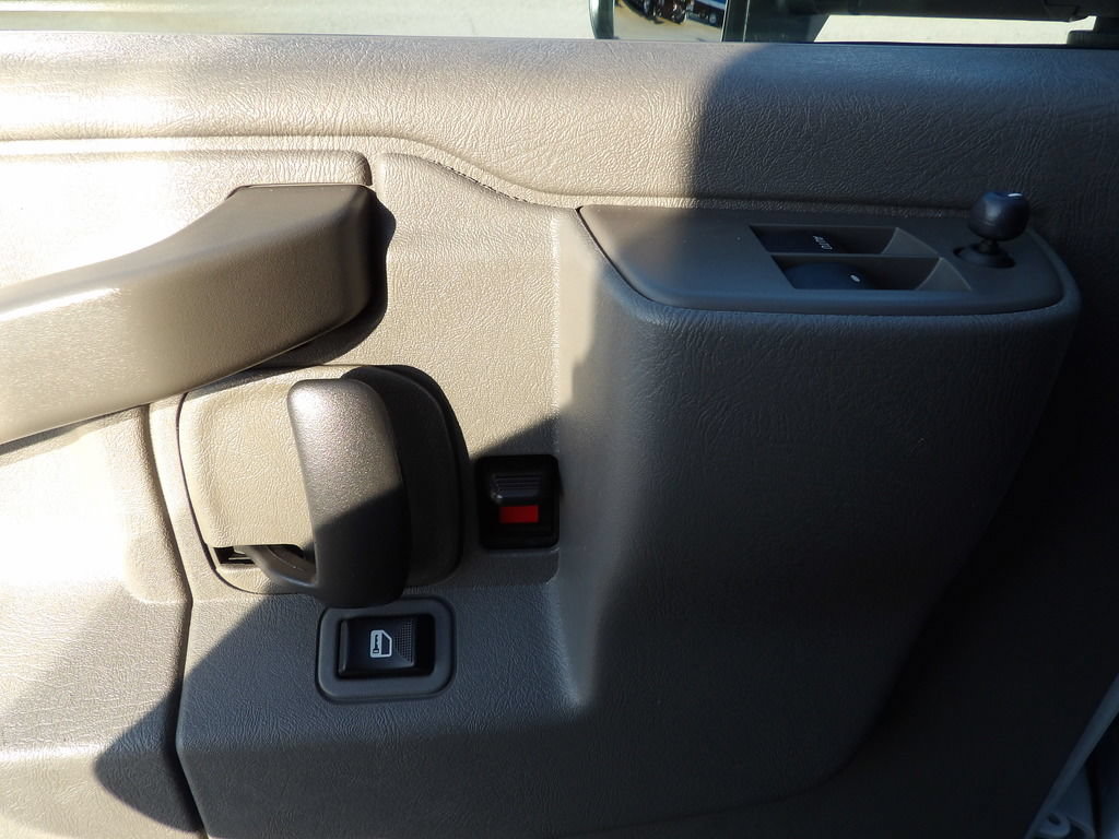 Used 2022 GMC Savana 3500 Extended w/ Power Convenience Package RWD image 15