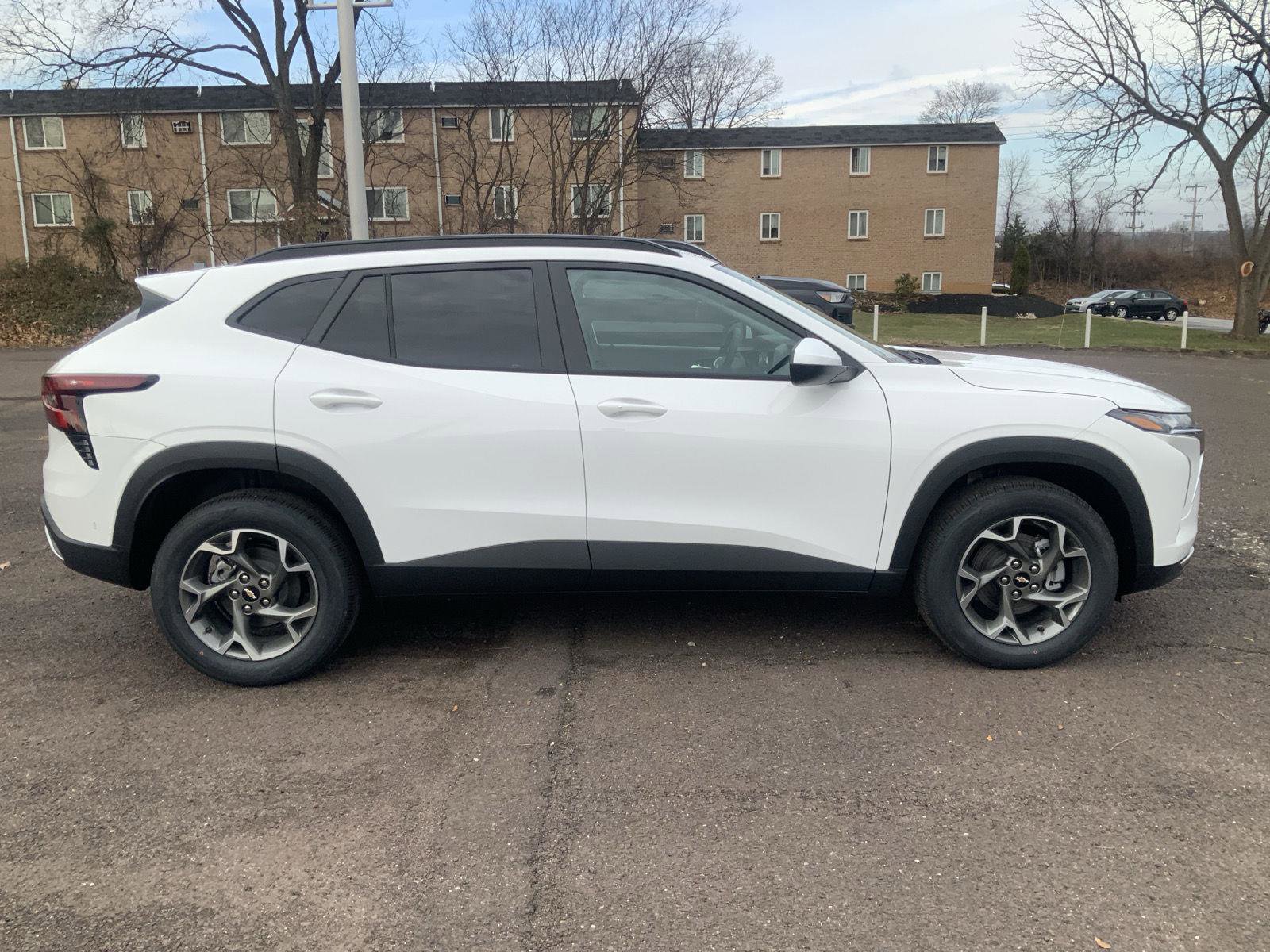 New 2026 Chevrolet Trax LT w/ Driver Confidence Package image 8