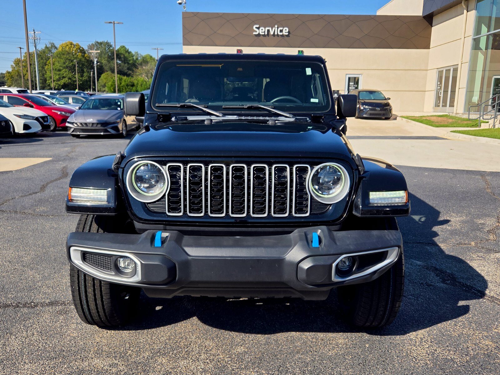 Used 2024 Jeep Wrangler Unlimited Sahara AWD/4WD image 2