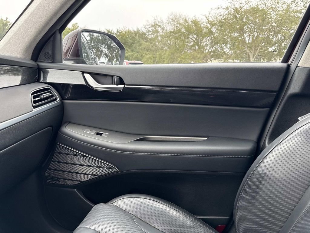Used 2021 Hyundai Palisade Limited image 23