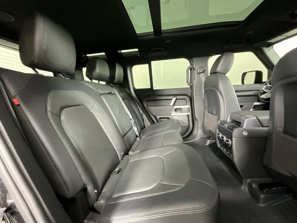 Certified 2023 Land Rover Defender 110 X-Dynamic SE image 23