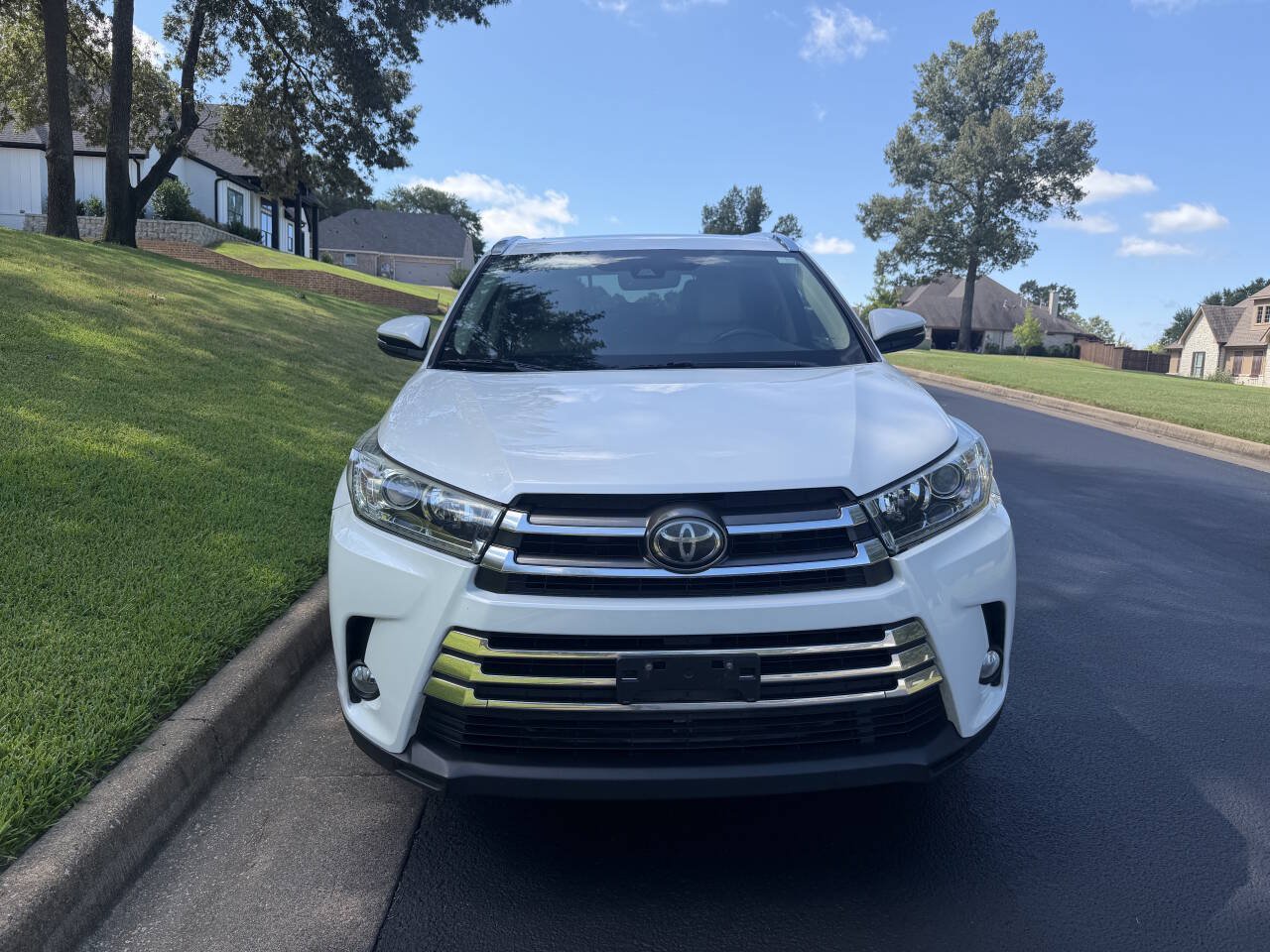 Used 2017 Toyota Highlander Limited FWD image 9