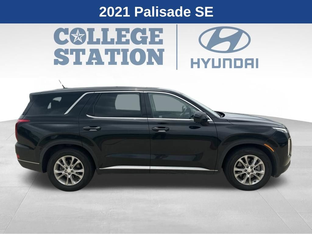Used 2021 Hyundai Palisade SE FWD image 2