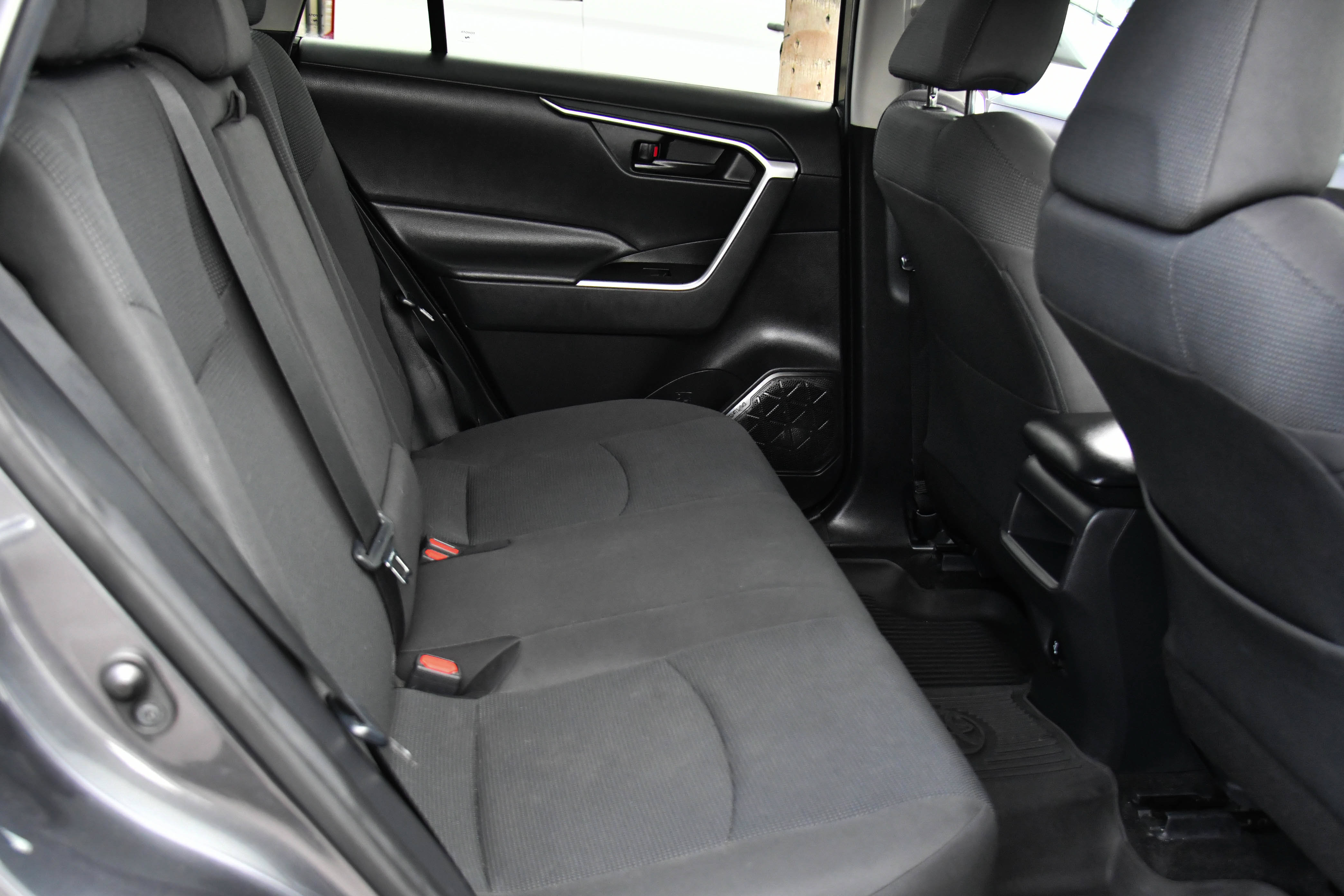Used 2021 Toyota RAV4 LE FWD image 35