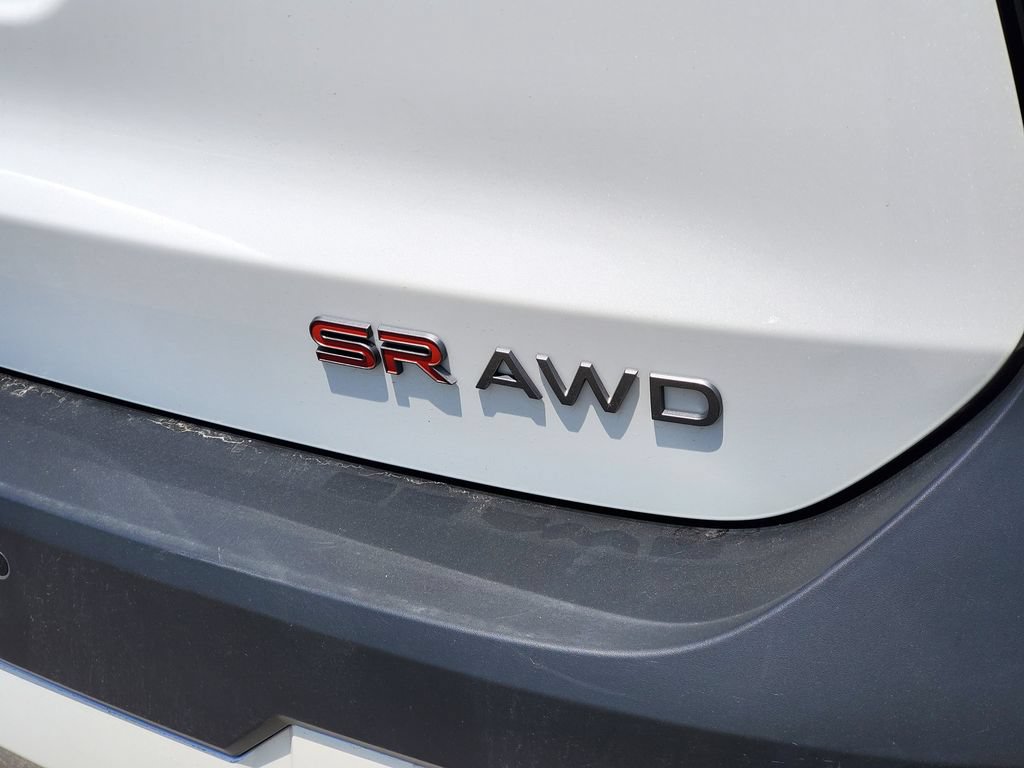 Used 2025 Nissan Kicks SR AWD/4WD image 8
