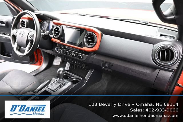 Used 2016 Toyota Tacoma TRD Off-Road AWD/4WD image 42