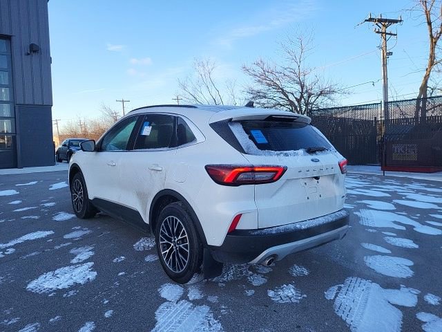 Used 2023 Ford Escape SE w/ PHEV Premium Package image 5