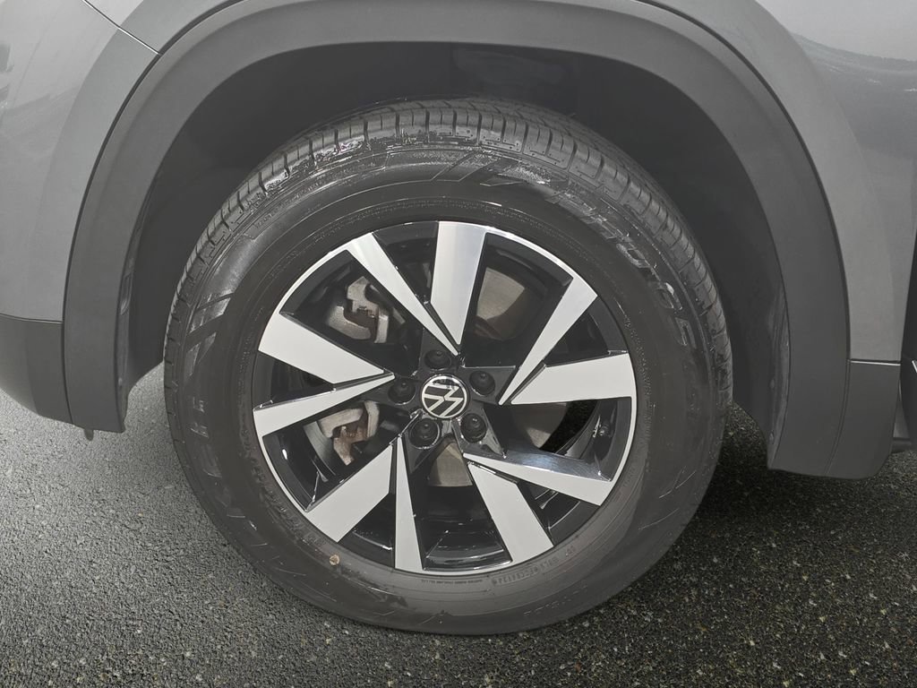 Used 2021 Volkswagen Atlas Cross Sport SE image 30