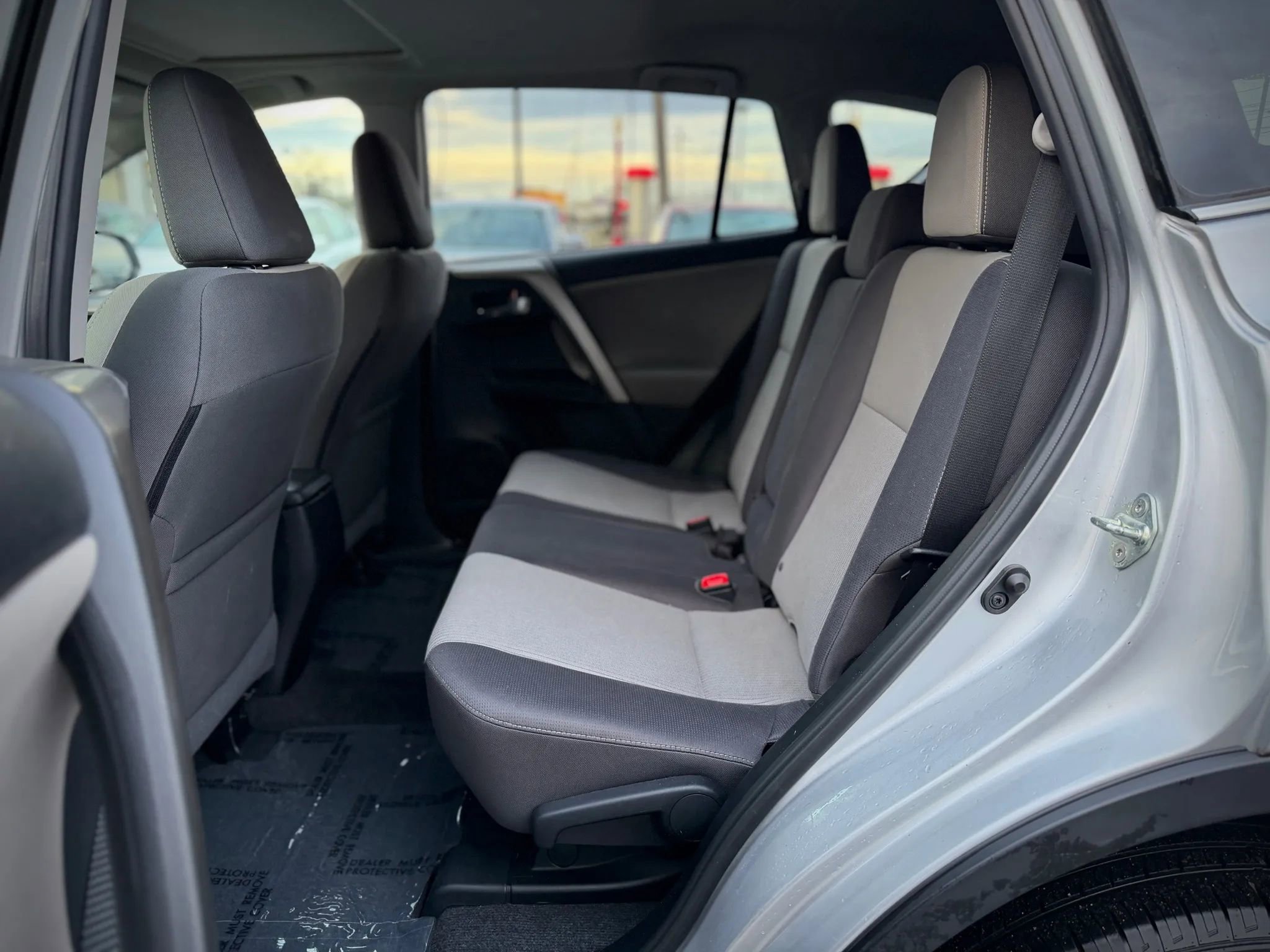 Used 2015 Toyota RAV4 XLE image 17