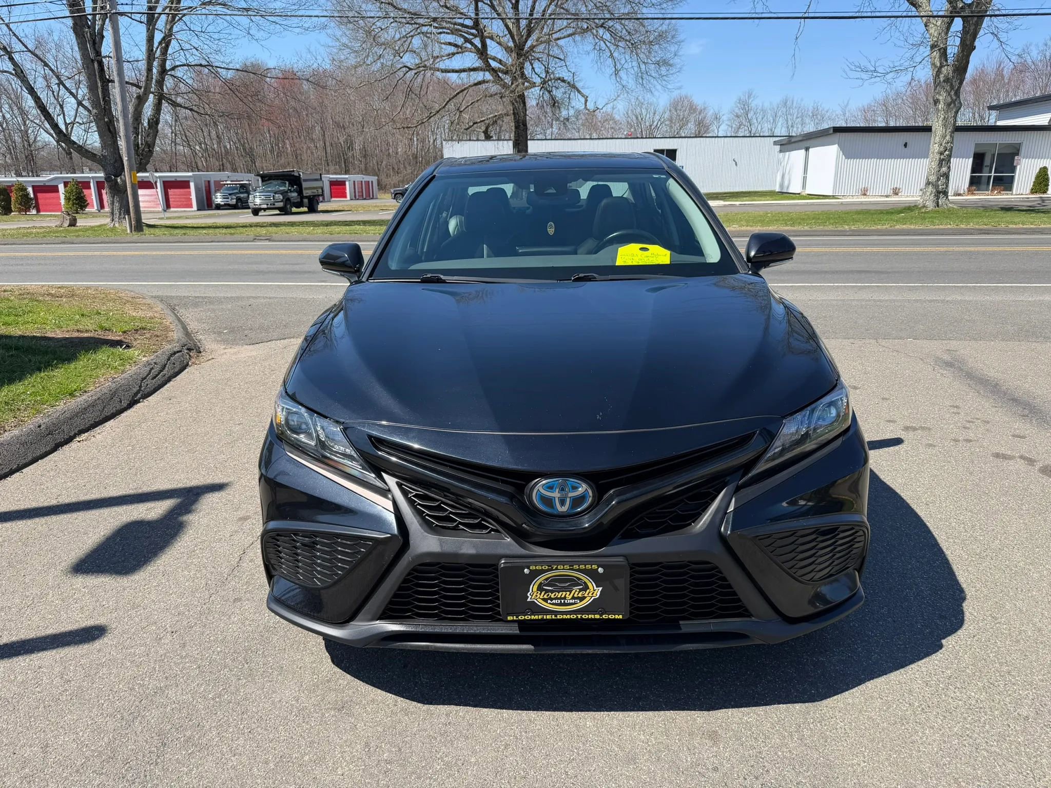 Used 2021 Toyota Camry SE w/ Audio Upgrade Package FWD image 2