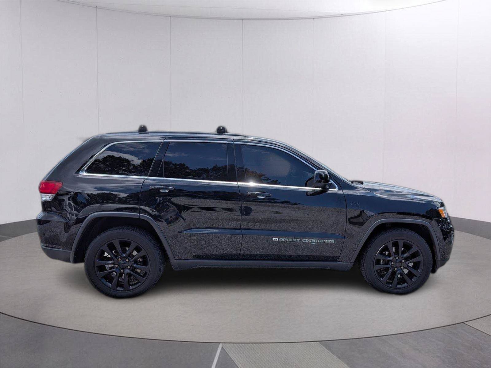Used 2022 Jeep Grand Cherokee Laredo E RWD image 8
