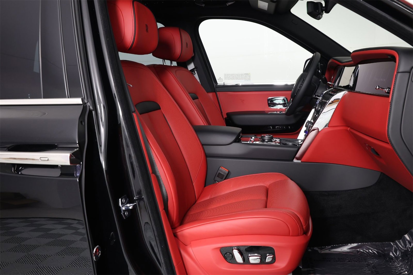 New 2026 Rolls-Royce Cullinan image 35