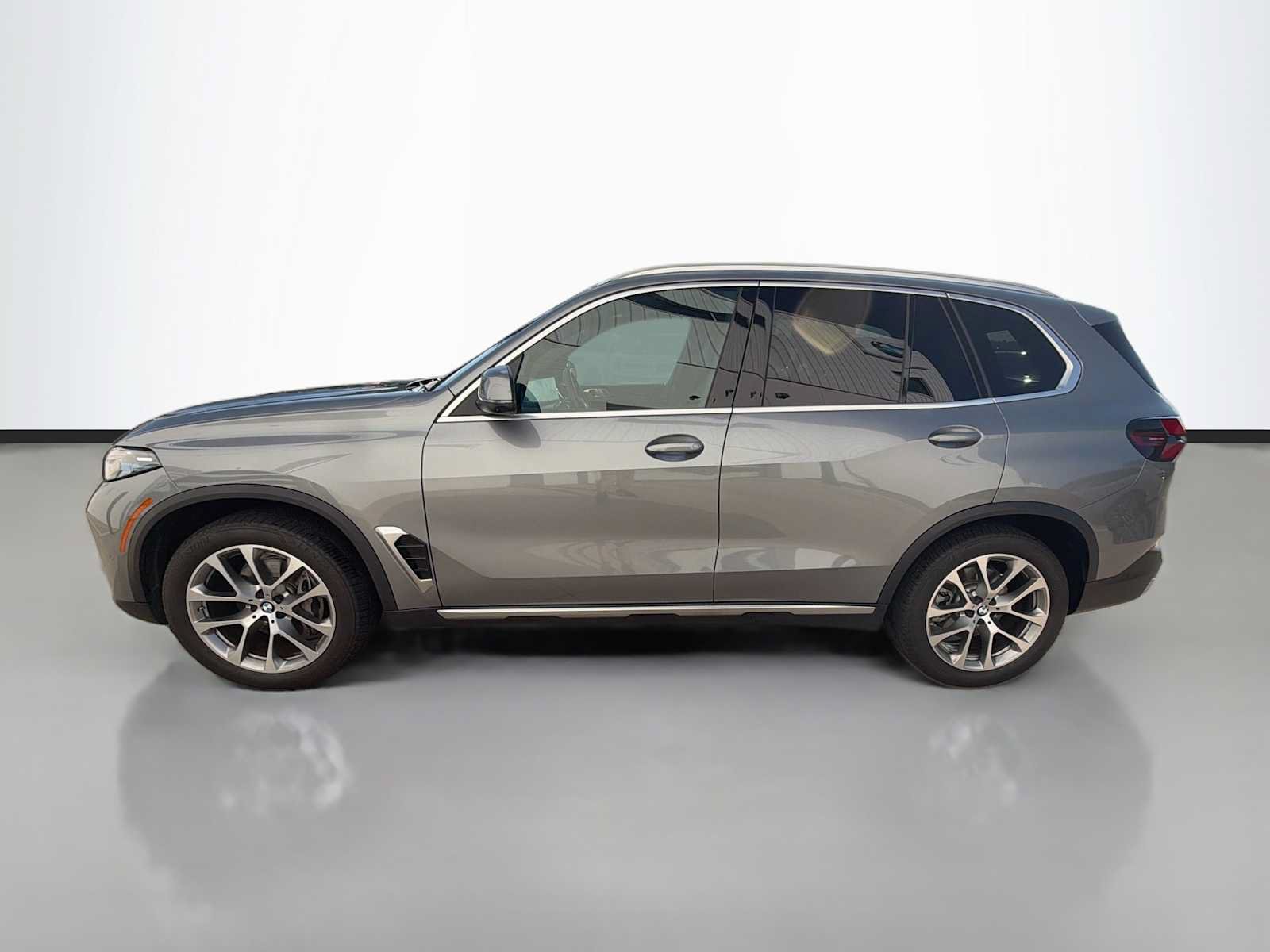 Used 2026 BMW X5 xDrive40i AWD/4WD image 5