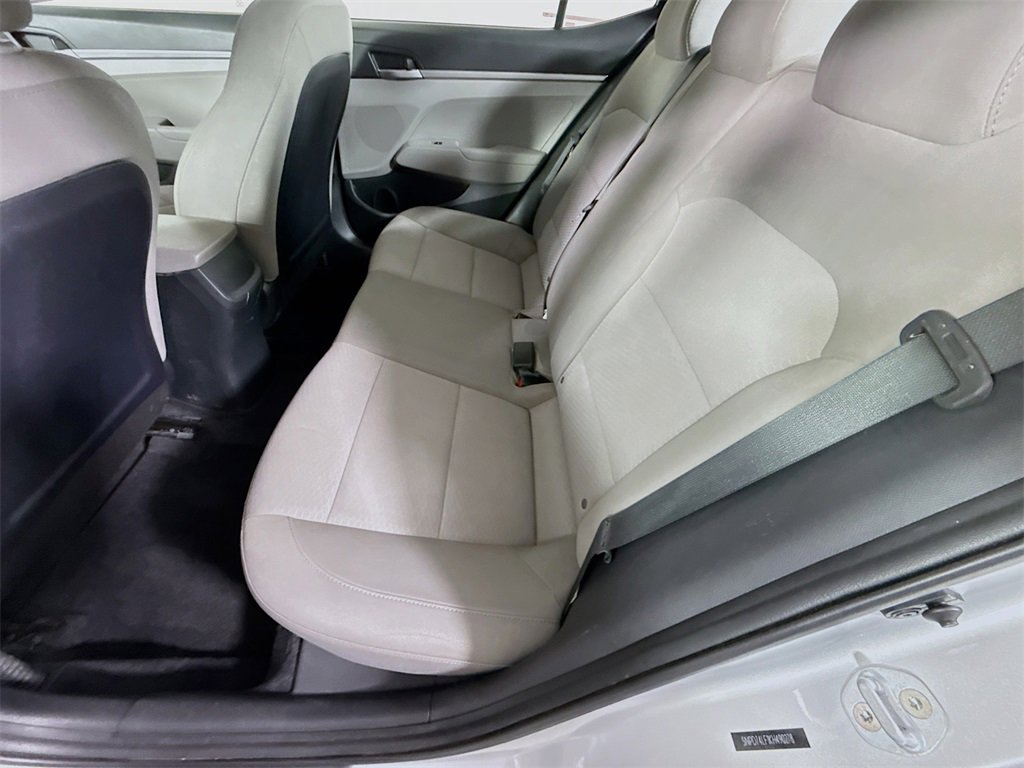 Used 2019 Hyundai Elantra SE image 25