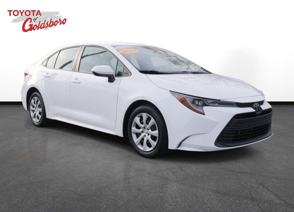 Used 2023 Toyota Corolla LE image 4