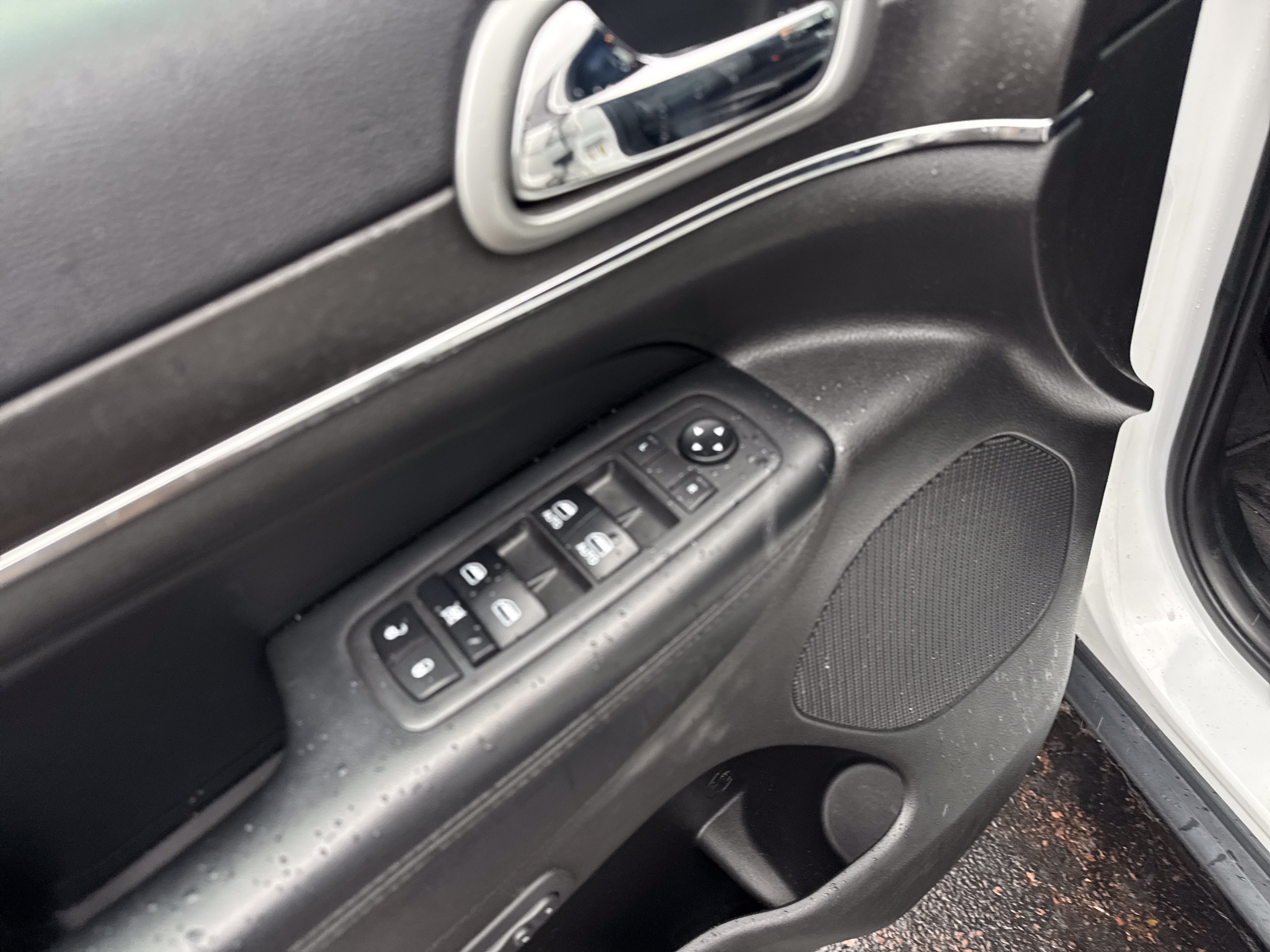 Used 2018 Jeep Grand Cherokee Limited AWD/4WD image 16