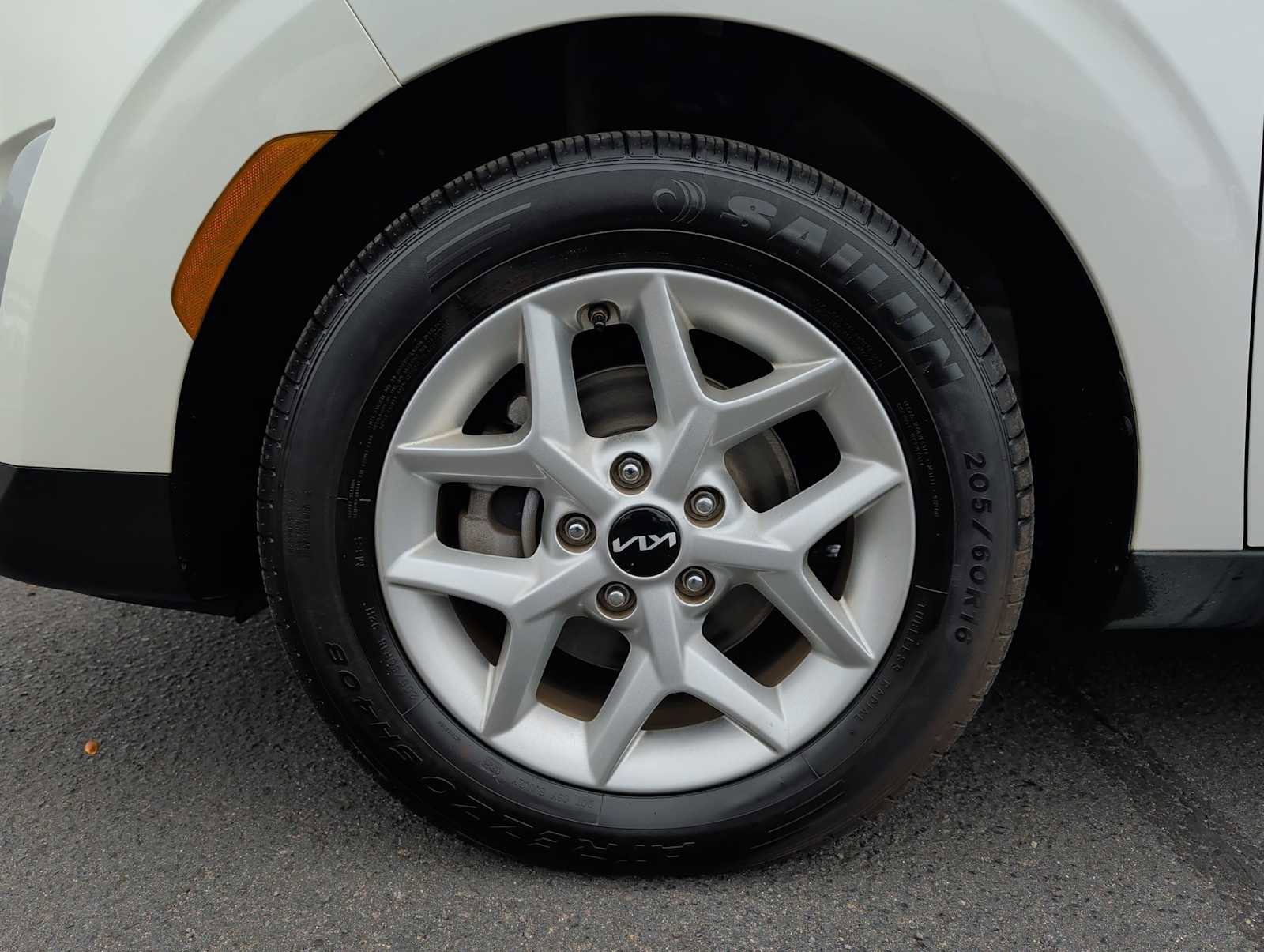 Used 2023 Kia Soul LX w/ LX Technology Package image 17